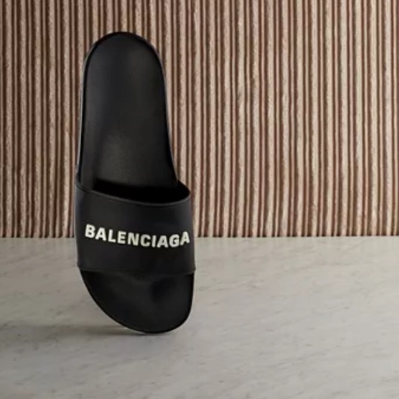 BALENCIAGA NEW YORK POOL SLIDE - Picture 3 of 8
